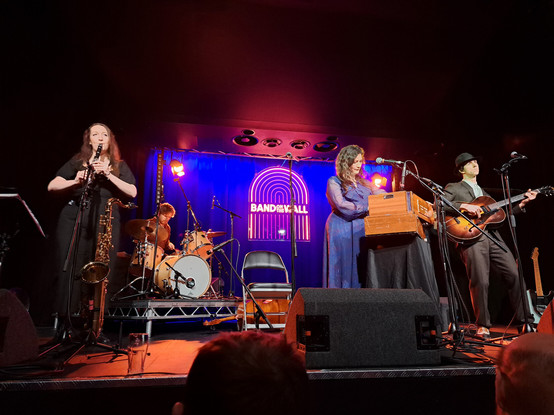 Unthank : Smith on stage at Band on the Wall, Manchester