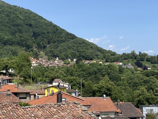 Blick von Vezio nach Mugena in Alto Malcatone.